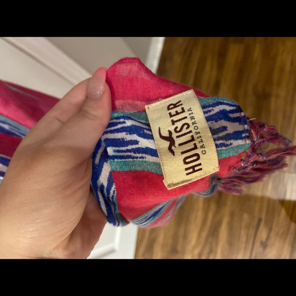 Hollister Scarf - Picture 3 of 3